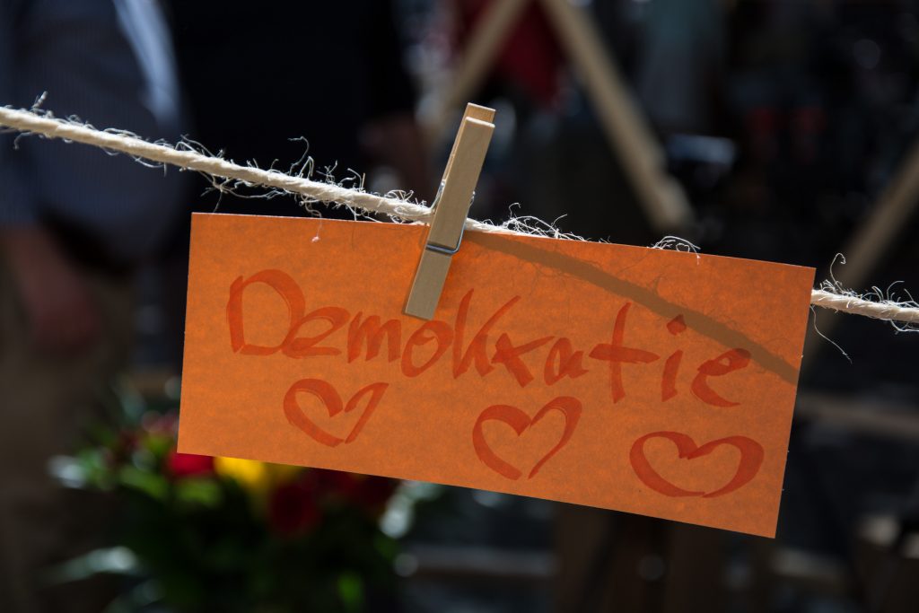 Demokratie, Engagement, Menschenrechte, Raum-Sharing!
